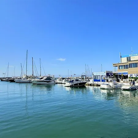 Two Bedroom Moments From The Cristo Apartament Estepona